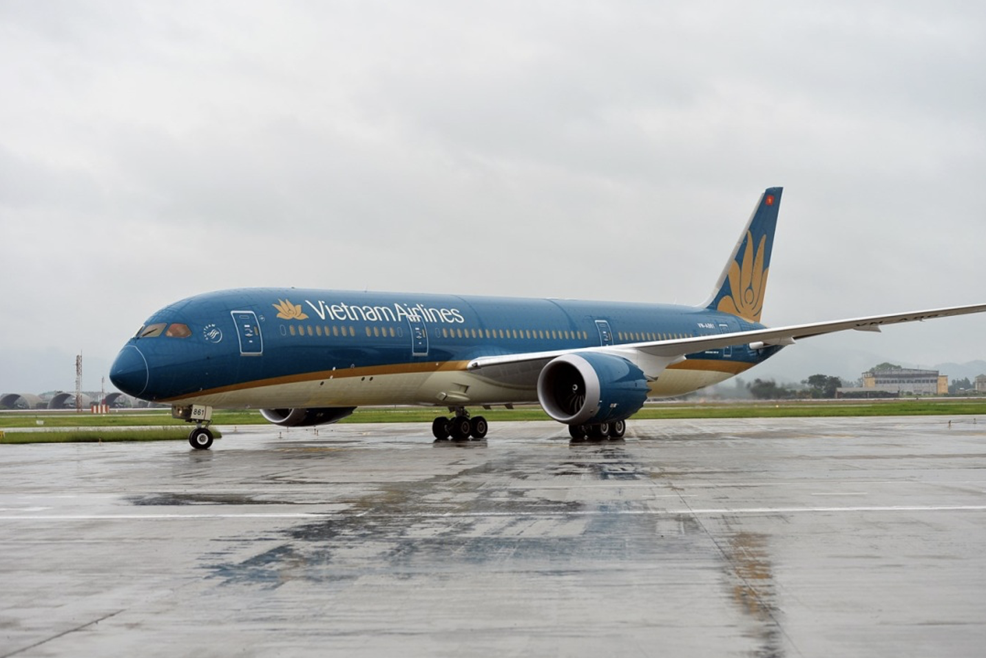 Vietnam Airlines điều chỉnh kế hoạch khai thác do ảnh hưởng của thời tiết xấu tại sân bay Nội Bài (Ảnh: VNA).